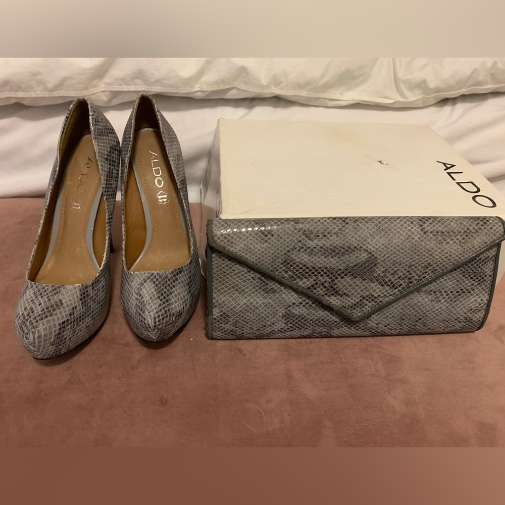 Snake Print Heels Size 6 With Matching Clutch - image 1